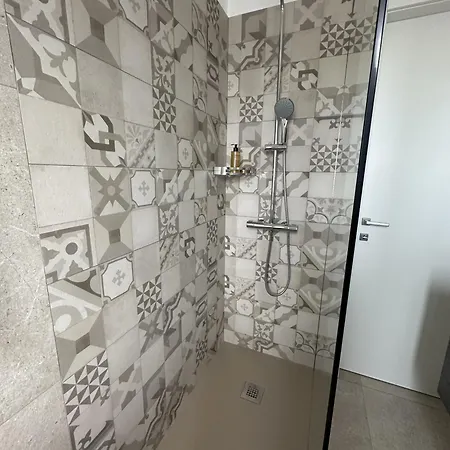 Deluxe Fronte Ospedale Διαμέρισμα *