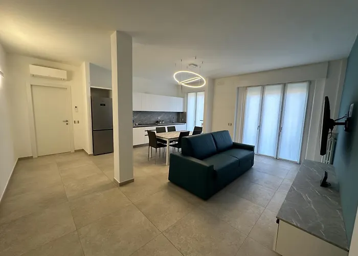 Deluxe Fronte Ospedale *