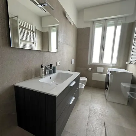 Deluxe Fronte Ospedale Apartment *
