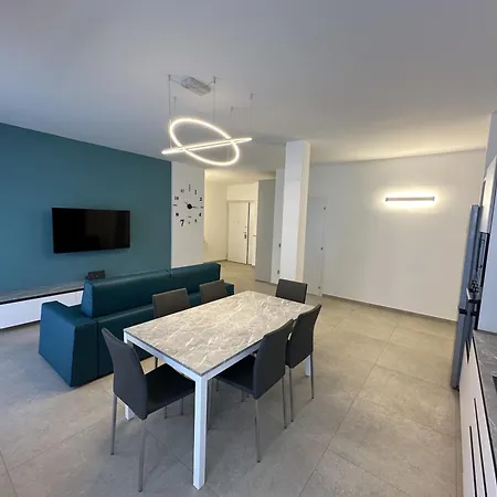 Deluxe Fronte Ospedale Apartment