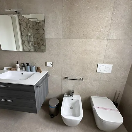 Deluxe Fronte Ospedale Apartment *